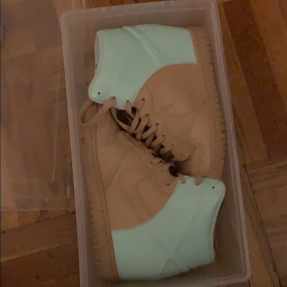 Nike heel sneakers - Picture 2 of 6